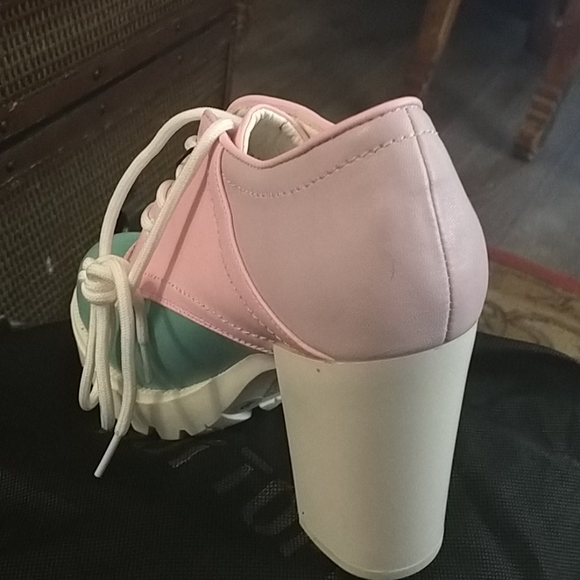 LAST PAIR🔥HOT TOPIC TRICOLOR PASTEL PLATFORM OXFORD HEELS - Picture 9 of 9